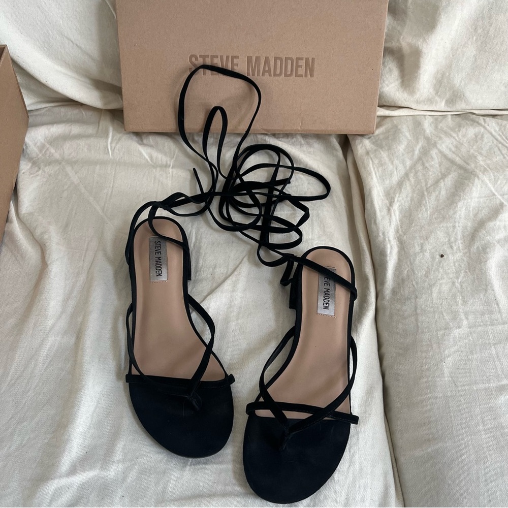 Steve Madden Black Strappy Sandals - sz 8